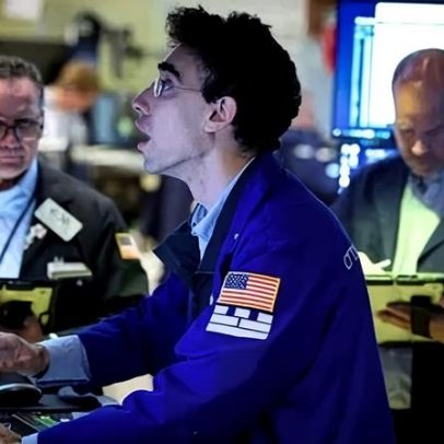 Dow Jones atinge recorde histórico, com petróleo em queda