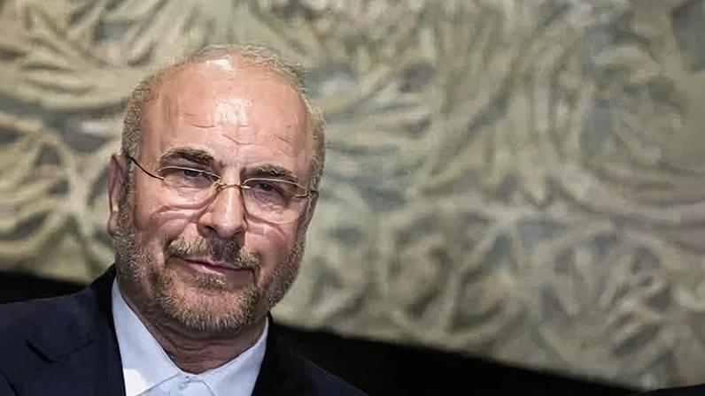 Mohammad Baqer Qalibaf durante entrevista coletiva em Beirute