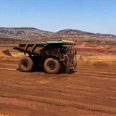 Minério de ferro cai diante de oferta maior e demanda fraca