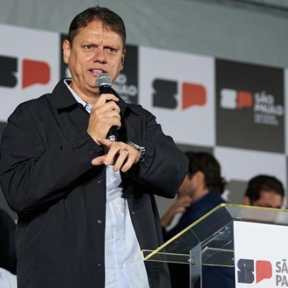 Tarcísio rebate Haddad sobre Sabesp: afirma que precisa estudar mais