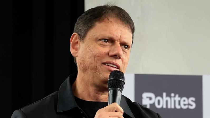 O governador de São Paulo, Tarcísio de Freitas (Republicanos); e o ex-ministro da Fazenda Fernando Haddad (PT) (João Valério/Governo de SP/Paulo Pinto/Agência Brasil)