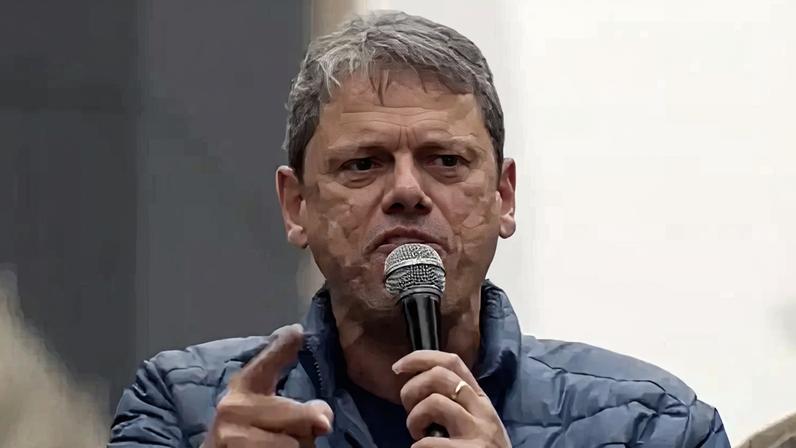 Governador de São Paulo, Tarcísio de Freitas (Republicanos), fala em manifestação na Avenida Paulista no 7 de Setembro. Imagem: Reprodução YouTube