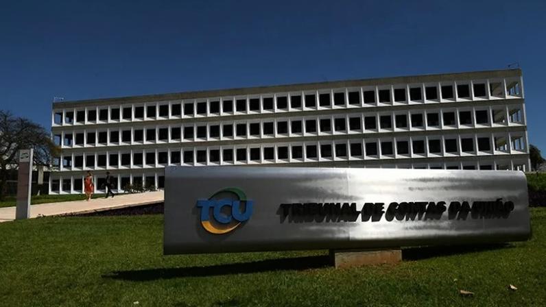 PLDO 2026 apresenta projeções para a trajetória da dívida e parâmetros macroeconômicos; na foto, a fachada do TCU