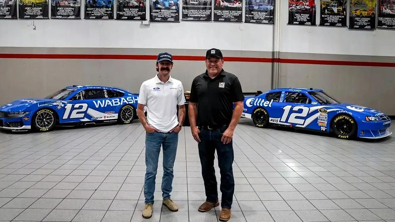 Ryan Blaney lado do Ford Mustang da Team Penske para Pocono e Ryan Newman ao lado do carro original da Alltel que venceu a Daytona 500 de 2008, em uma homenagem especial aos 60 anos da equipe.