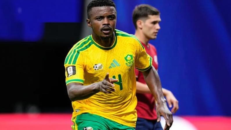 Mokoena, da África do Sul, em jogo contra Tchéquia na Copa