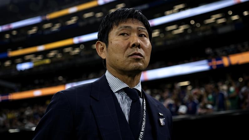 Técnico Hajime Moriyasu deve mexer em metade da equipe