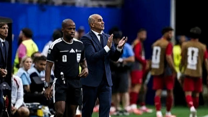 Técnico Roberto Martínez no comando de Portugal na estreia da Copa do Mundo 2026