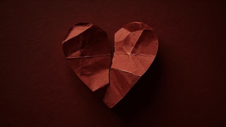 coração de papel cortado