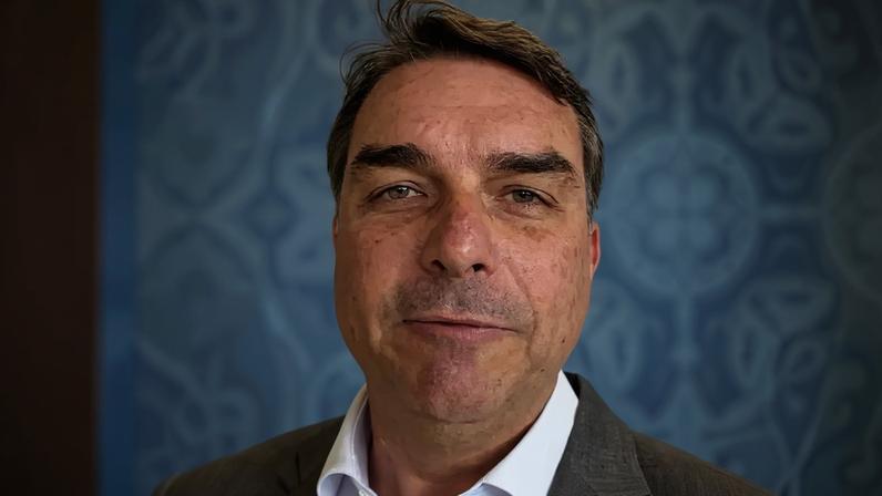 Flávio Bolsonaro comenta título de cidadão honorário de Belo Horizonte