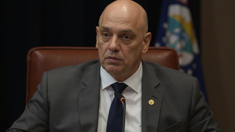STF fixa pena de Eduardo Bolsonaro em 4 anos e 2 meses por coação