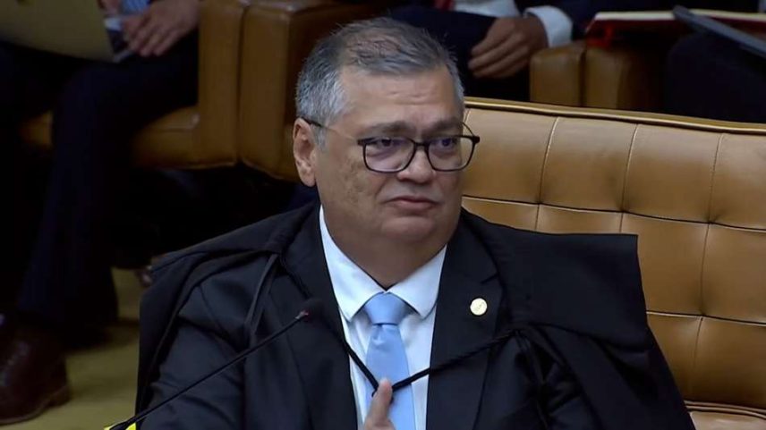 Dino mantém remoção de vídeo ofensivo no Amazonas ao rebater bizarrices