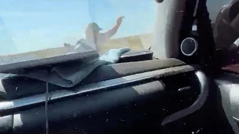 Baleado na cabeça, produtor rural dirige até hospital e salva família