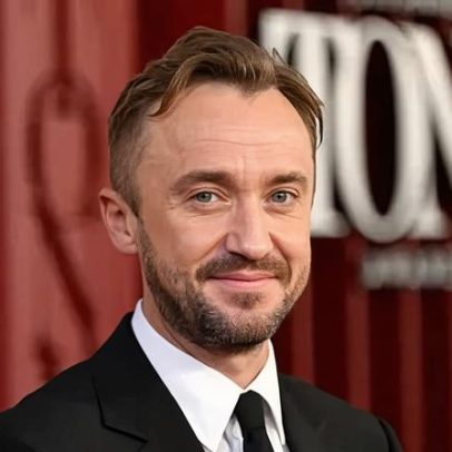 Ator de Harry Potter encerra namoro e cria perfil no app de namoro