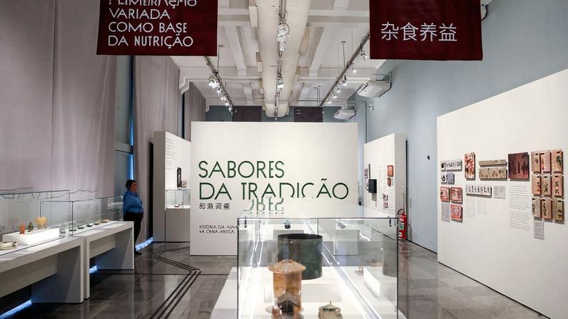 Exposição chama a atenção pela cerâmica, bronze, porcelana, ouro, prata, jade, pedras preciosas, laca e madeira - Foto: Tomaz Silva/Agência Brasil