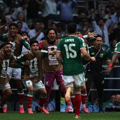 Abertura da Copa do Mundo: mexicanos dominam em campo e empolgam torcedores