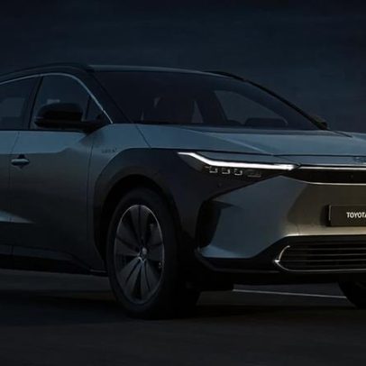 Toyota bZ4X chega ao Brasil como primeiro elétrico da marca