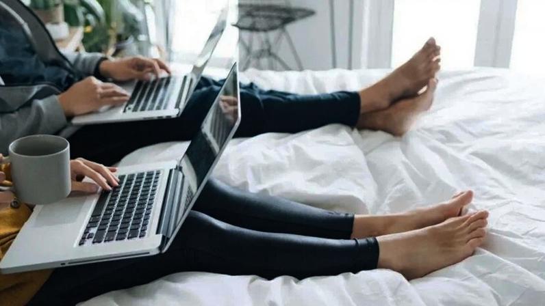 Alinhar expectativas e dividir responsabilidades garante que o trabalho remoto não trabalhe contra o seu relacionamento