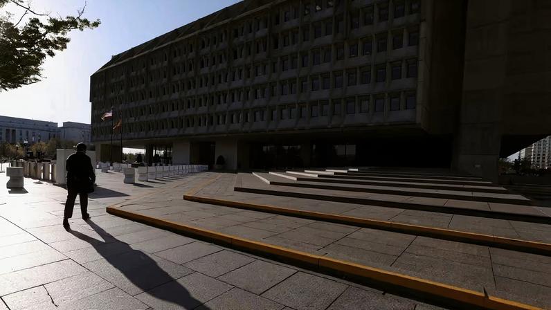 Esquema de tráfico internacional leva cocaína líquida injetada em madeira