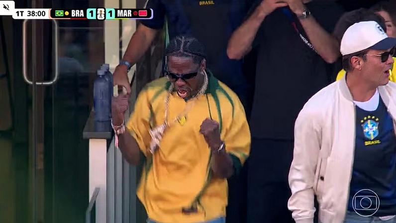 Travis Scott comemora o gol de Vini Jr. contra Marrocos — Foto: Reprodução