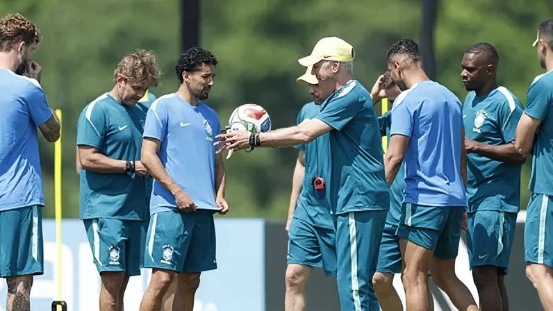 Seleção Brasileira de Futebol disputa amistoso internacional