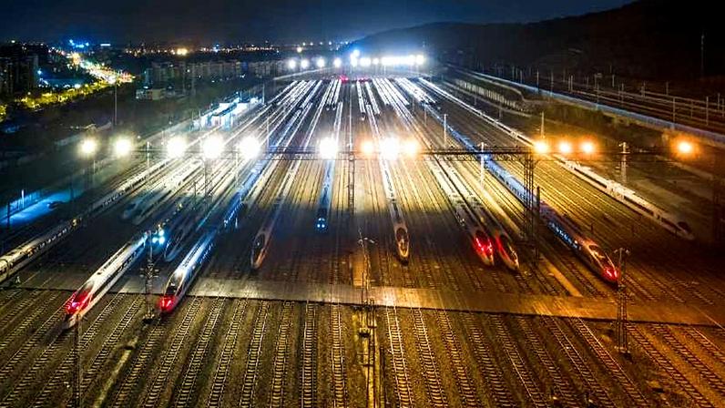 Viagem a 350 km/h destaca avanço do trem-bala chinês