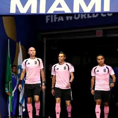 Arábia Saudita x Uruguai: motivo do uniforme rosa de arbitragem