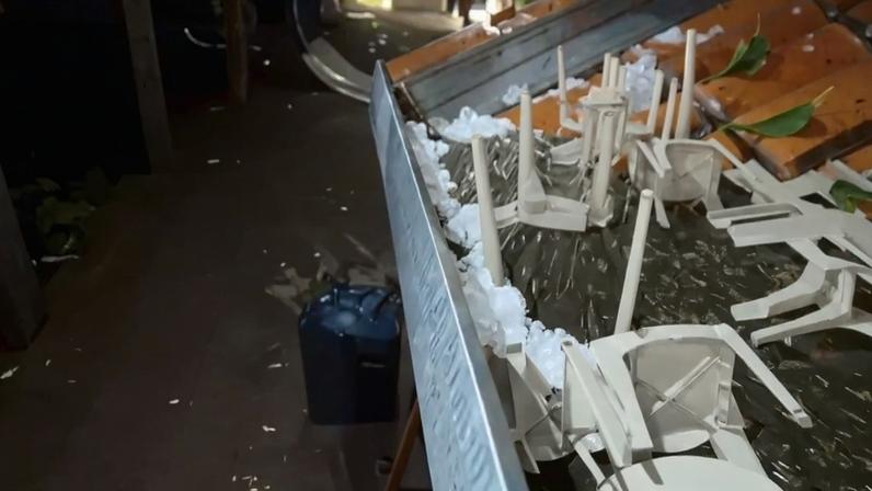 Chuva de granizo e ventania causam estrago e prejuízo em Uberlândia