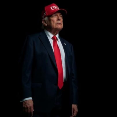 Trump celebra 80 anos com acordo de paz com Irã e UFC na Casa Branca