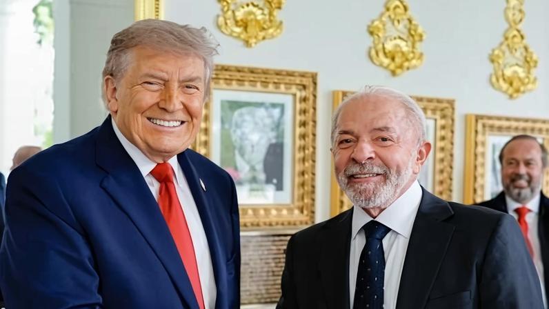 Trump e Lula em fotografia na Casa Branca
