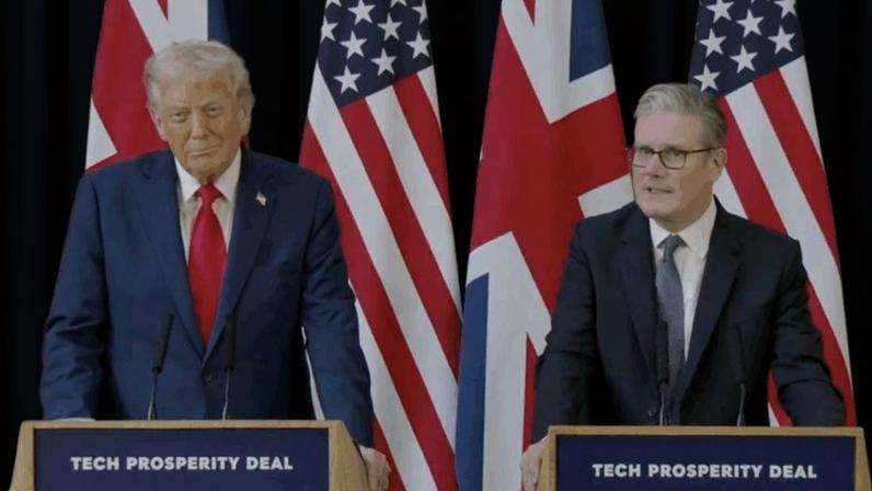 Trump e Starmer durante entrevista a jornalistas em Chequers, residência de campo do governo britânico; relação entre os líderes deteriorou nos últimos meses