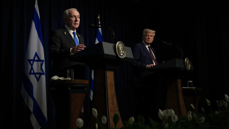 O primeiro-ministro de Israel, Benjamin Netanyahu, e o presidente dos Estados Unidos, Donald Trump, em encontro na Casa Branca em setembro de 2025 (Foto: WILL OLIVER/EFE/EPA)