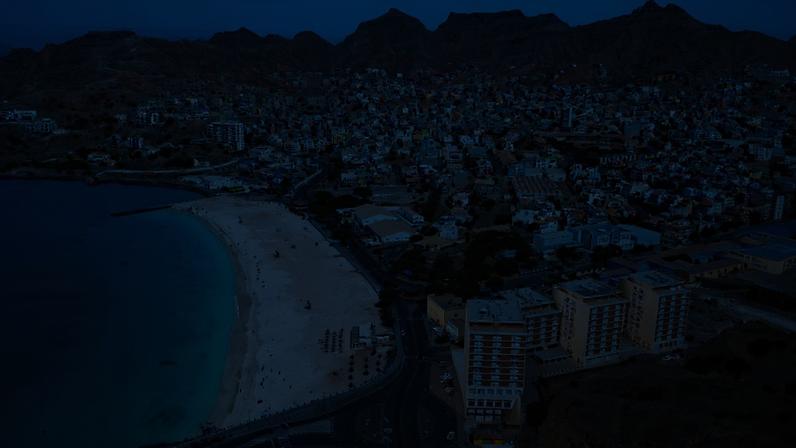 Vista aérea da praia de Laginha na cidade de Mindelo, terra natal do goleiro Vozinha, na ilha de São Vicente