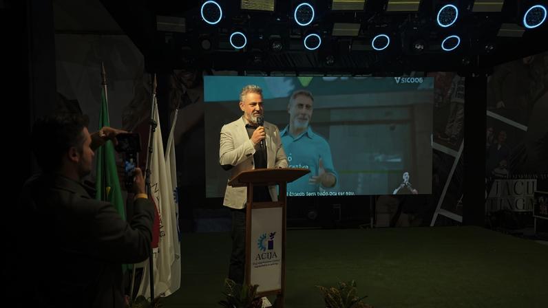 Patrono da festa, o secretário Leônidas Oliveira abriu oficialmente a FestMallhas
