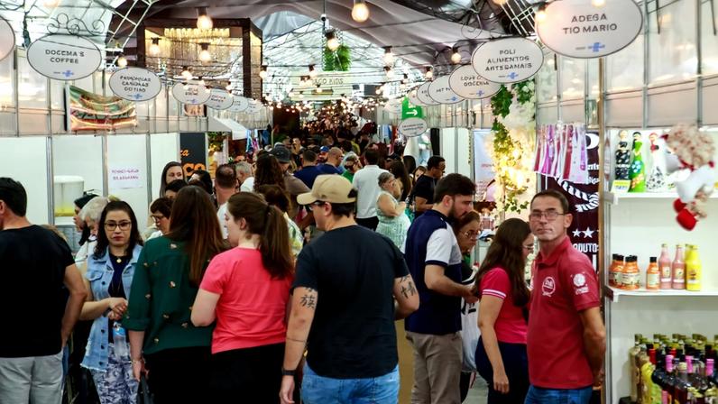Movimentação na FestMalhas: são mais de cem estandes coma moda outono/inverno