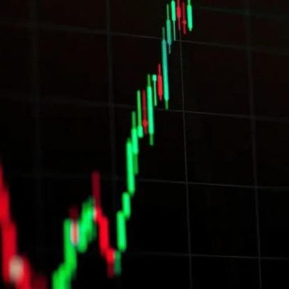 Ibovespa cai ao abrir pressionado por Vale e bancos; Casas Bahia sobe