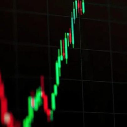 Ibovespa oscila com cautela; bancos sustentam mercado, Vale e Petrobras limitam