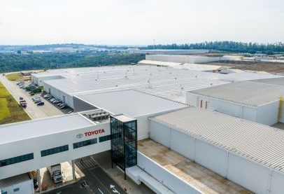 Corolla picape entra em testes para enfrentar a Toro em 2027