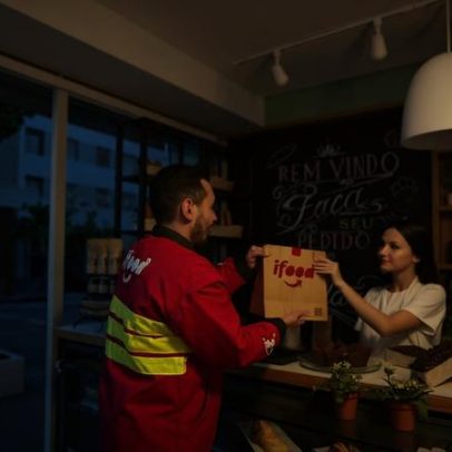 Estreia do Brasil na Copa eleva pedidos de bebidas no iFood em 63%