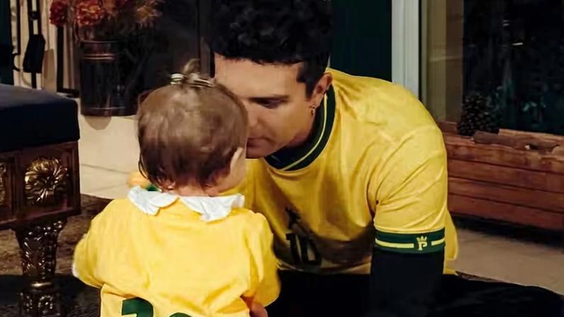 Luan Santana posa em clique raro na primeira Copa do Mundo da filha, Serena — Foto: Reprodução/Instagram