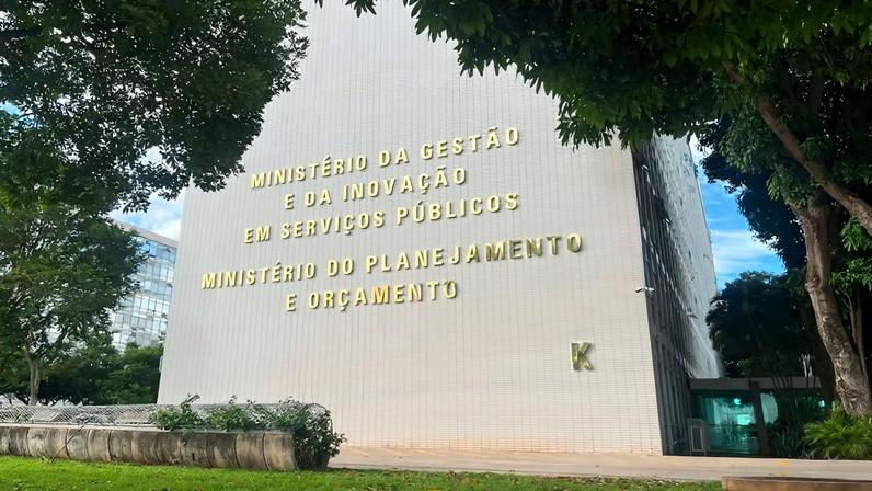 MGI encaminha processos para autorização de concursos até 3 de julho (Foto: Qconcursos Folha Dirigida)