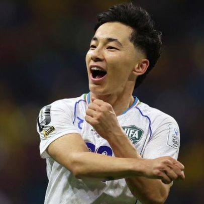 Fayzullaev marca o 1º gol de Uzbequistão em Copas do Mundo