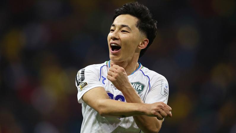 Fayzullaev marca o 1º gol de Uzbequistão em Copas do Mundo