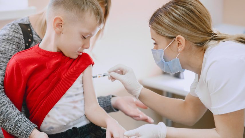 Especialistas contam o que esperam dos pais em relação à vacinação infantil — Foto: Magnific
