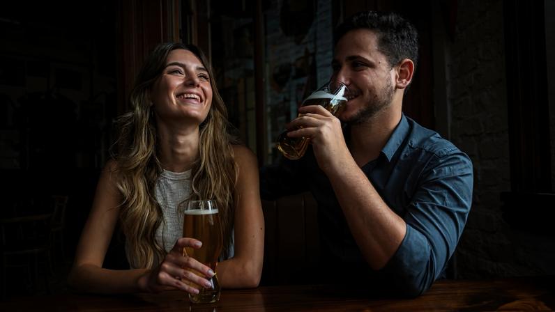 O clima da Copa pode ser a oportunidade ideal para transformar conversas online em conexões na vida real