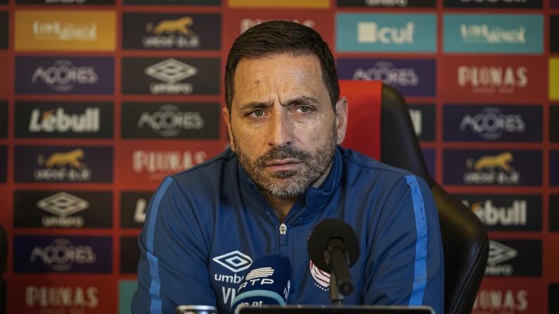 Vasco Matos comandou o Santa Clara entre 2023 e 2026 (Foto: Divulgação/Santa Clara)