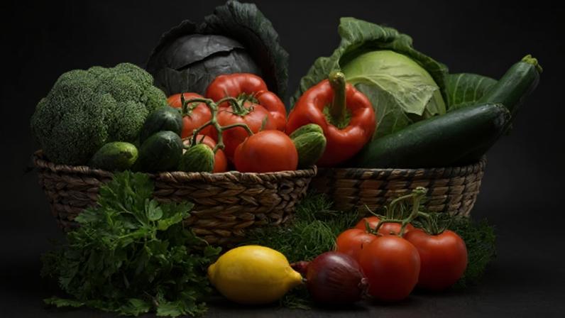 Vegetais frescos: Comer mais alimentos como esses - e menos sal - pode ser o segredo para um coração saudável