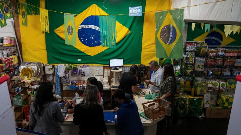 Venda de produtos temáticos da Copa do Mundo nas lojas A Festiva da 506 e 106 da Asa Sul 2026 metropoles