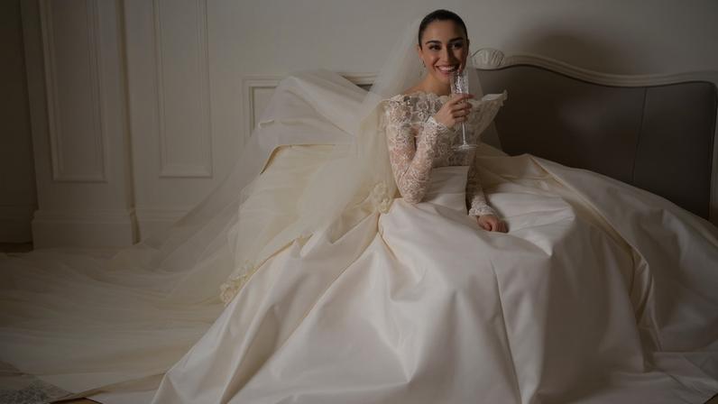 Elisa Zarzur de Christian Dior alta-costura na capa digital de Vogue Noiva — Foto: Lufré/ Vogue Brasil