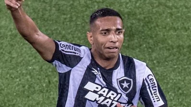 Victor Sá teve passagem pelo Botafogo e tem conversas avançadas com o São Paulo