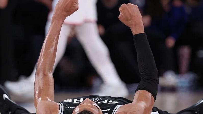 Victor Wembanyama festeja cesta de 3 pontos do San Antonio Spurs contra o New York Knicks
